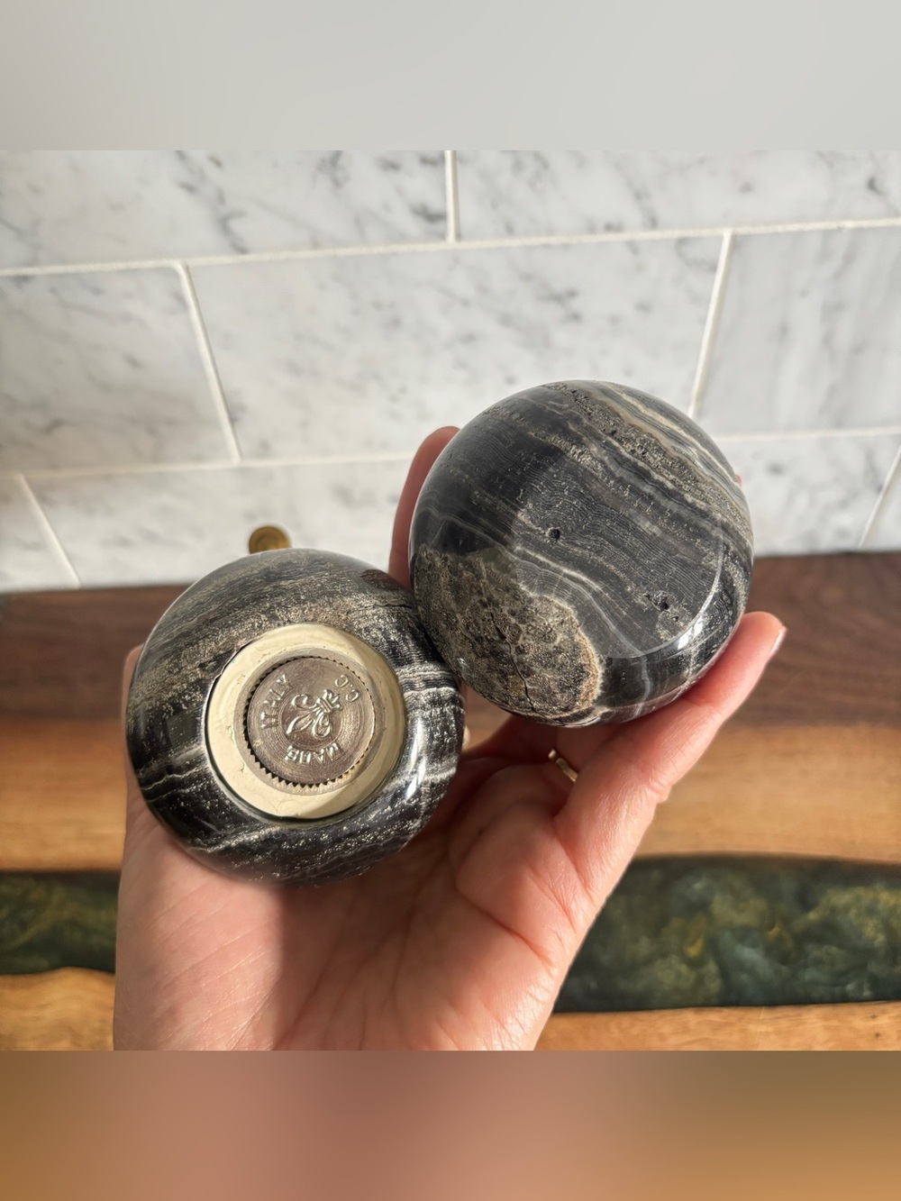 Vintage Italian Marble / Onyx Stone and Brass Salt and Pepper Mill Set - Picture 7 of 13